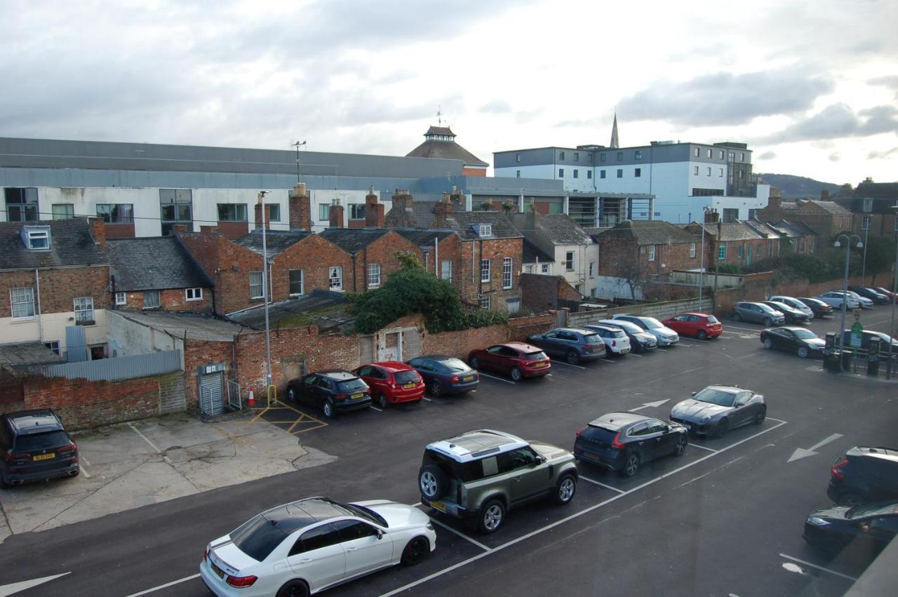 Saracens Courtyard By Swa Appartement Cheltenham Buitenkant foto